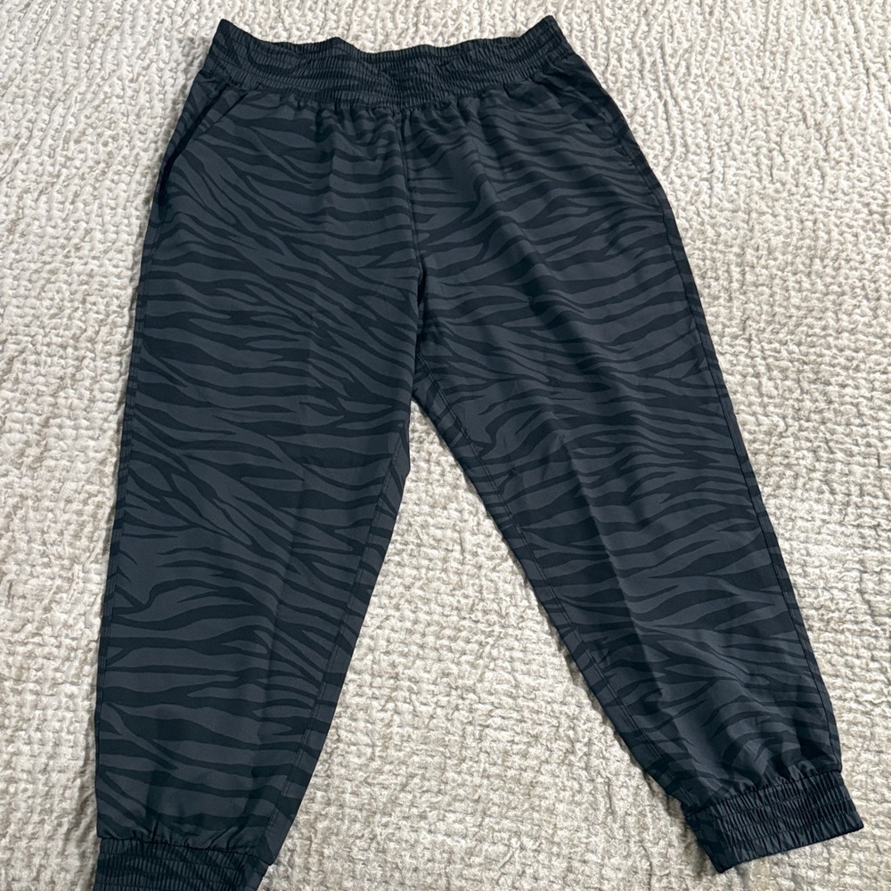 NWOT - Old Navy Zebra Pattern Joggers - Black
